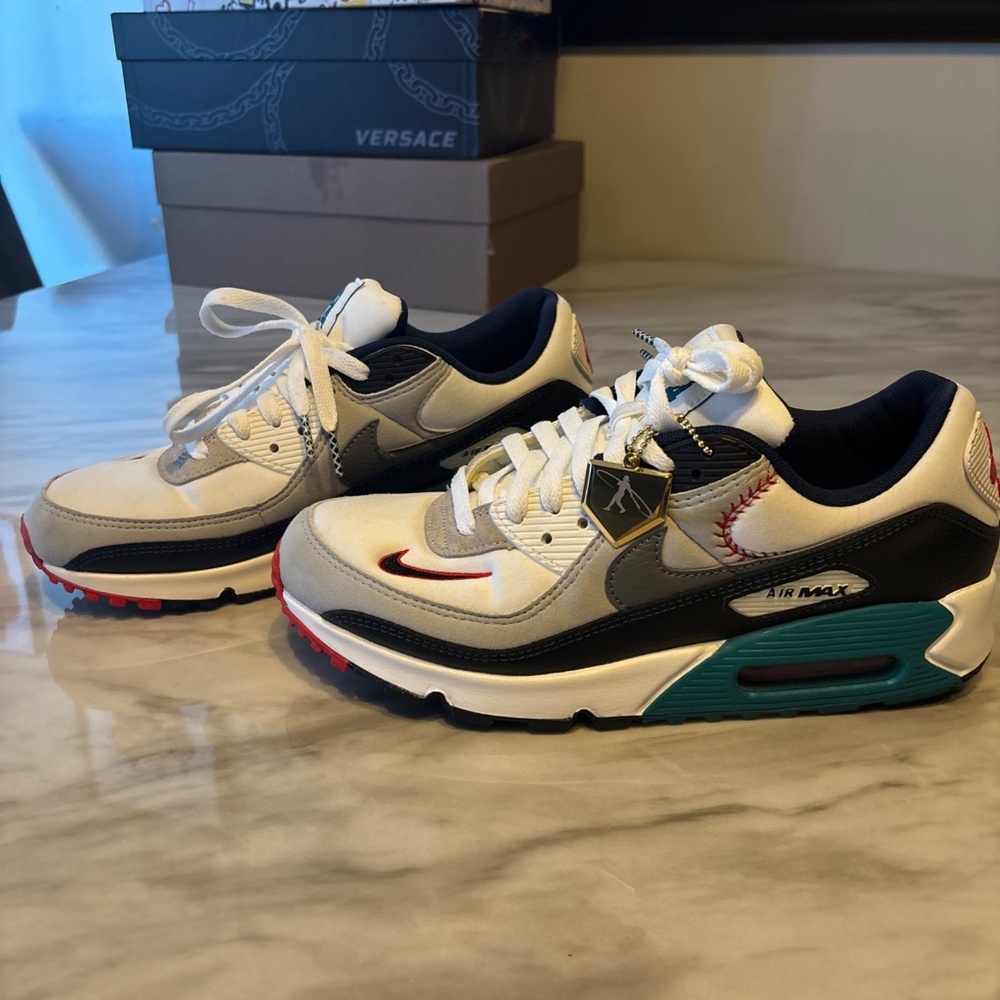 Ken Griffey jr men’s shoes